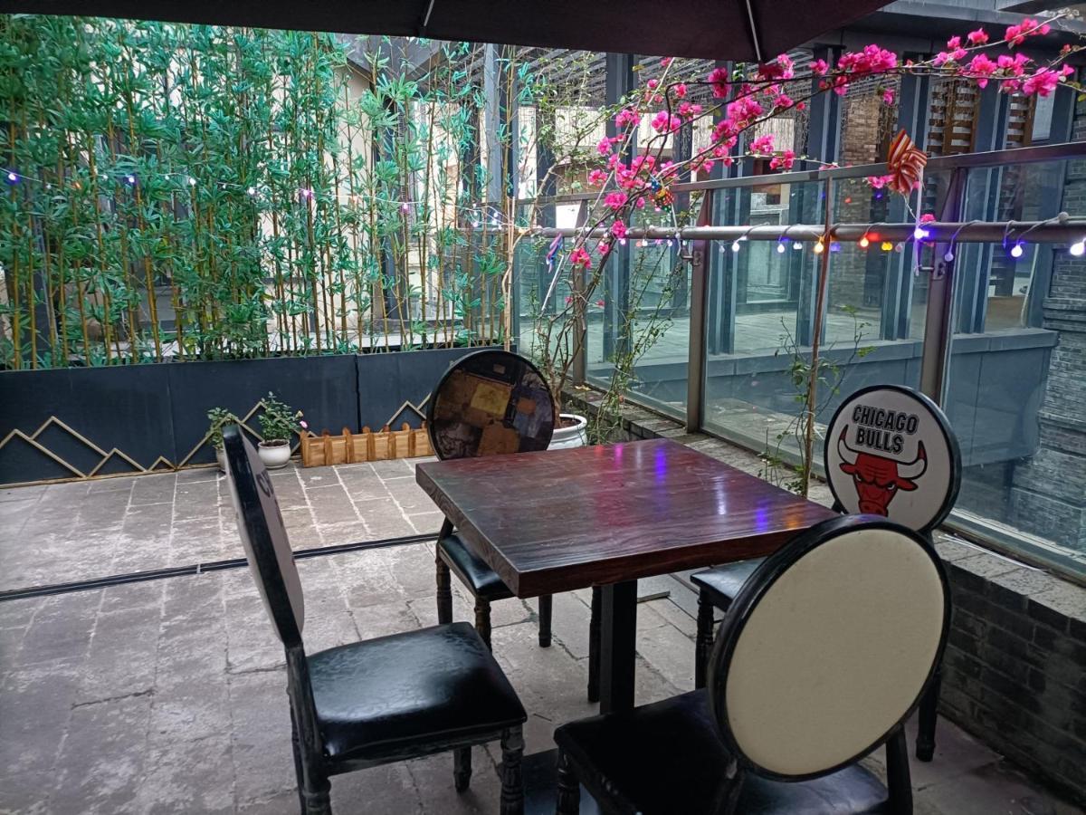 Riverside International Youth Hostel阅江老院青年旅舍 Čchung-čching Exteriér fotografie