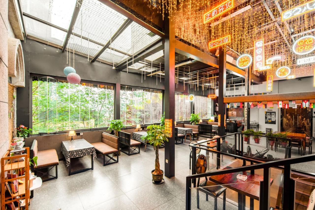 Riverside International Youth Hostel阅江老院青年旅舍 Čchung-čching Exteriér fotografie